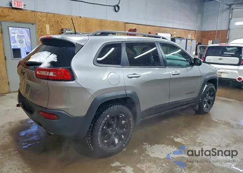 2017 Jeep Cherokee Trailhawk z USA, uszkodzony, nr VIN 1C4PJMBS3HW555230